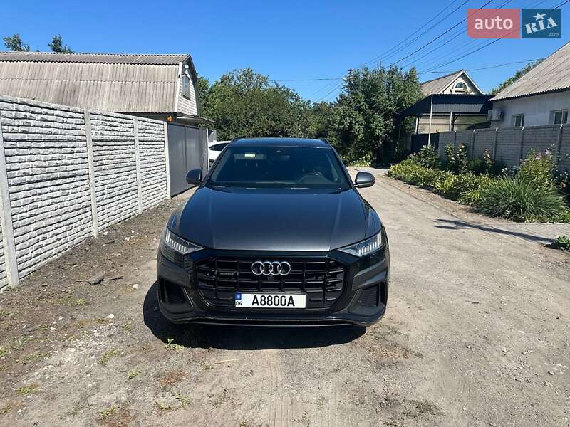Внедорожник / Кроссовер Audi Q8 2021 в Киеве