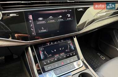 Внедорожник / Кроссовер Audi Q8 2019 в 