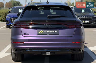 Внедорожник / Кроссовер Audi Q8 2021 в 