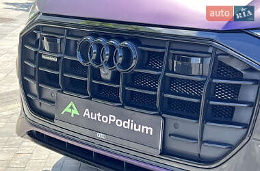 Внедорожник / Кроссовер Audi Q8 2021 в 