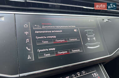 Внедорожник / Кроссовер Audi Q8 2021 в 