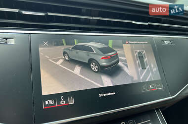 Внедорожник / Кроссовер Audi Q8 2021 в 