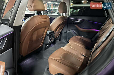Внедорожник / Кроссовер Audi Q8 2021 в 