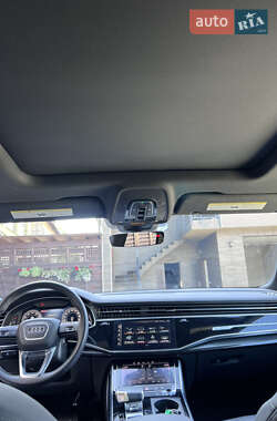 Внедорожник / Кроссовер Audi Q8 2020 в 