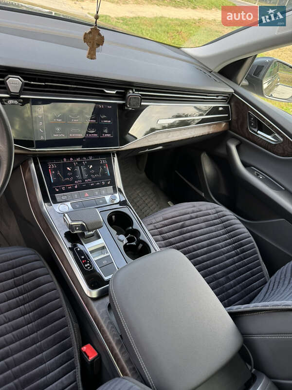 Внедорожник / Кроссовер Audi Q8 2020 в Львове