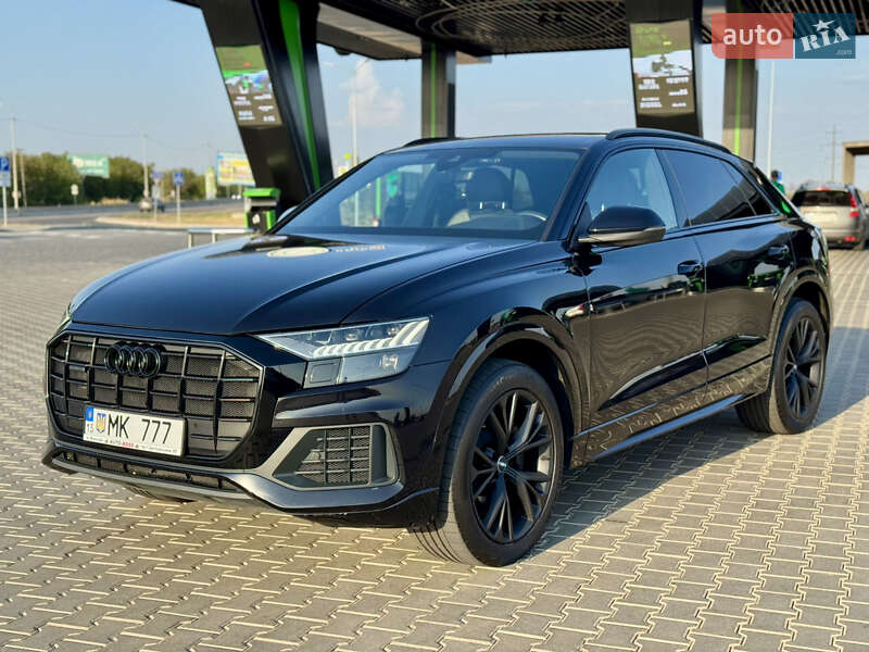 Внедорожник / Кроссовер Audi Q8 2020 в Киеве