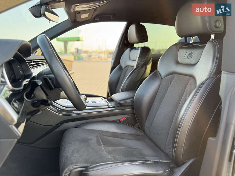 Внедорожник / Кроссовер Audi Q8 2020 в Киеве