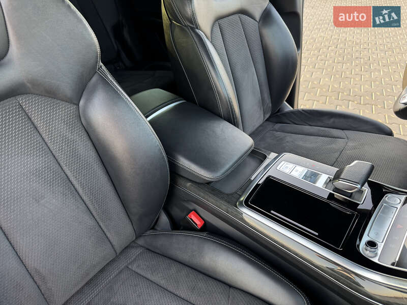 Внедорожник / Кроссовер Audi Q8 2020 в Киеве