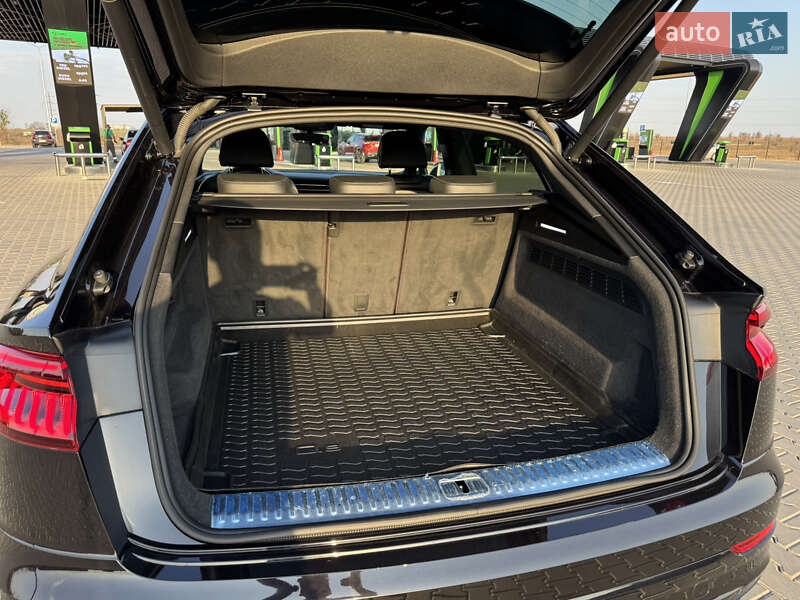 Внедорожник / Кроссовер Audi Q8 2020 в Киеве