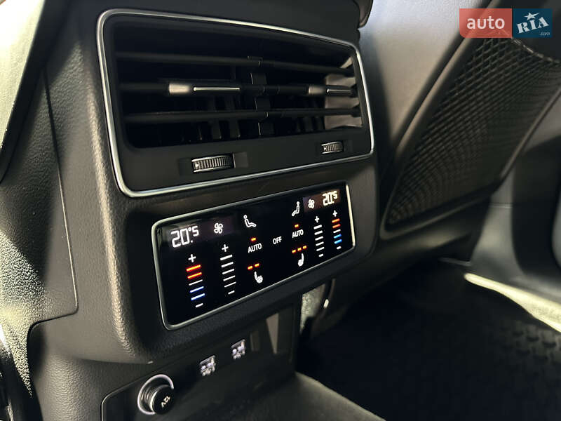 Внедорожник / Кроссовер Audi Q8 2019 в Львове
