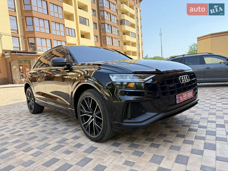 Внедорожник / Кроссовер Audi Q8 2019 в 