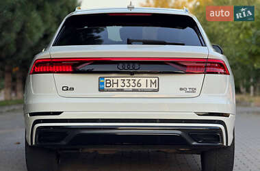 Позашляховик / Кросовер Audi Q8 2018 в 