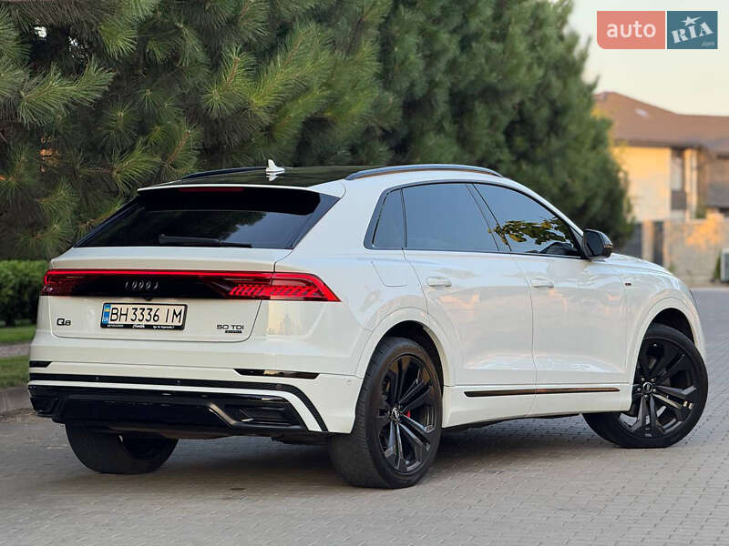 Внедорожник / Кроссовер Audi Q8 2018 в Одессе