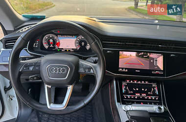 Позашляховик / Кросовер Audi Q8 2018 в 