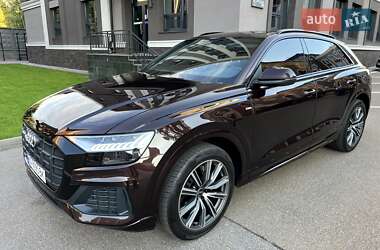 Внедорожник / Кроссовер Audi Q8 2020 в 