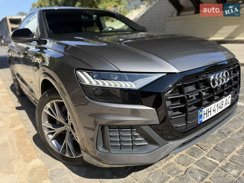 Внедорожник / Кроссовер Audi Q8 2020 в 