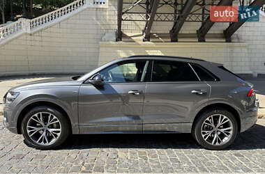 Внедорожник / Кроссовер Audi Q8 2020 в 