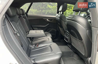 Внедорожник / Кроссовер Audi Q8 2020 в 