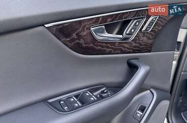 Внедорожник / Кроссовер Audi Q8 2019 в 
