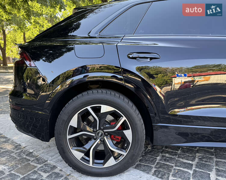 Позашляховик / Кросовер Audi Q8 2020 в Одесі
