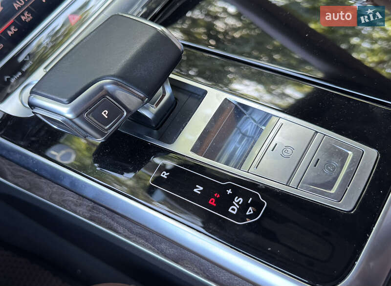 Позашляховик / Кросовер Audi Q8 2020 в Одесі