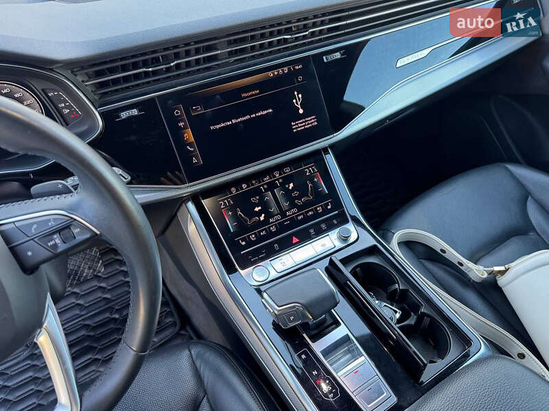 Позашляховик / Кросовер Audi Q8 2019 в Луцьку