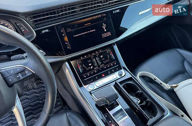 Позашляховик / Кросовер Audi Q8 2019 в 