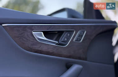 Внедорожник / Кроссовер Audi Q8 2019 в 