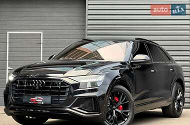Позашляховик / Кросовер Audi Q8 2018 в 