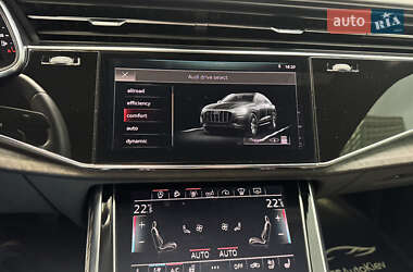 Позашляховик / Кросовер Audi Q8 2018 в 