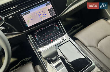 Позашляховик / Кросовер Audi Q8 2018 в 