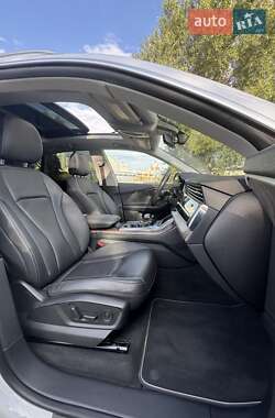Внедорожник / Кроссовер Audi Q8 2018 в 