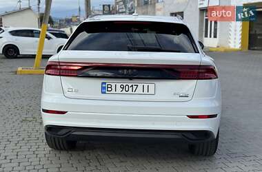 Внедорожник / Кроссовер Audi Q8 2021 в 