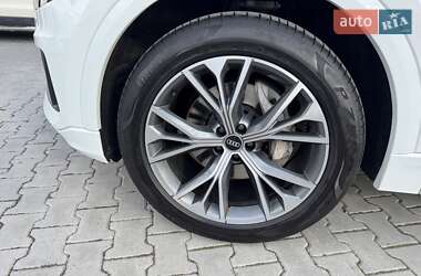 Внедорожник / Кроссовер Audi Q8 2021 в 