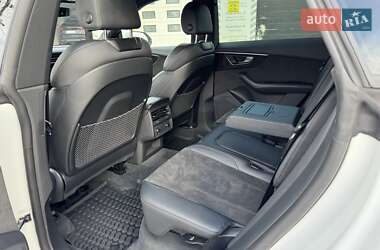 Внедорожник / Кроссовер Audi Q8 2021 в 