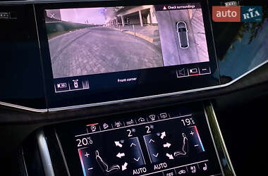 Внедорожник / Кроссовер Audi Q8 2019 в 