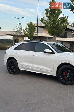 Внедорожник / Кроссовер Audi Q8 2019 в 