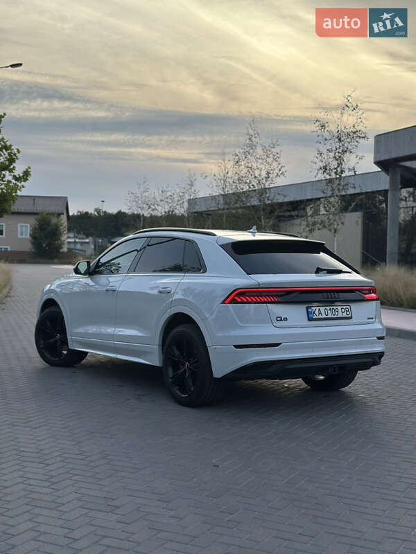 Позашляховик / Кросовер Audi Q8 2019 в Києві