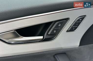 Внедорожник / Кроссовер Audi Q8 2023 в 