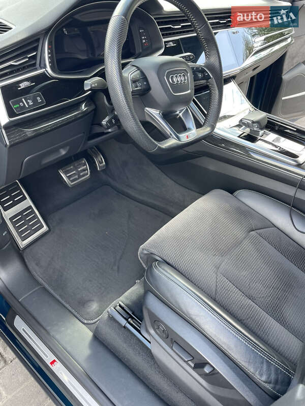 Внедорожник / Кроссовер Audi Q8 2019 в Львове