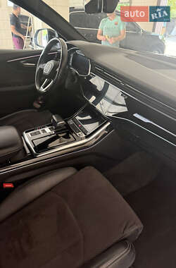 Внедорожник / Кроссовер Audi Q8 2019 в 