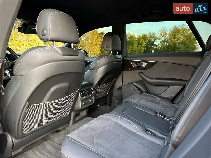 Внедорожник / Кроссовер Audi Q8 2023 в Киеве