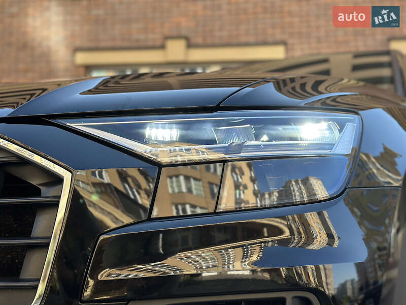 Внедорожник / Кроссовер Audi Q8 2019 в Киеве