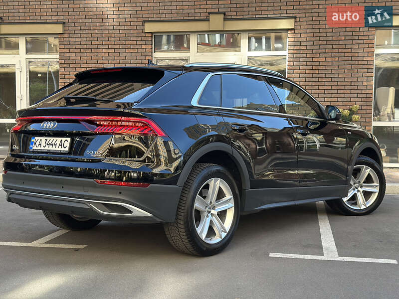 Внедорожник / Кроссовер Audi Q8 2019 в Киеве
