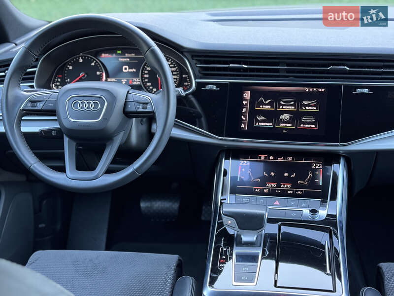Внедорожник / Кроссовер Audi Q8 2019 в Киеве