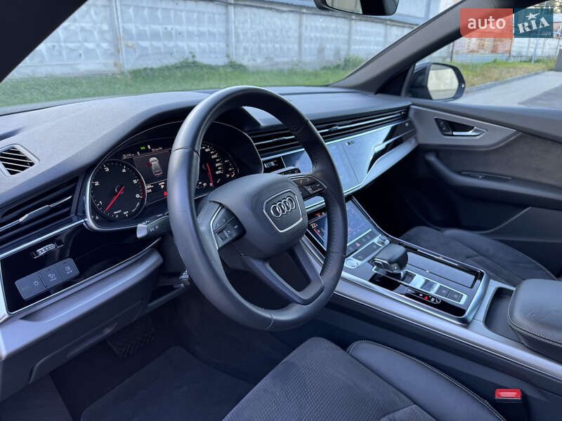 Внедорожник / Кроссовер Audi Q8 2019 в Киеве