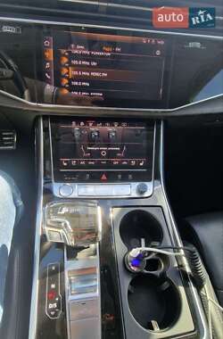 Внедорожник / Кроссовер Audi Q8 2019 в 