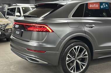 Внедорожник / Кроссовер Audi Q8 2020 в 