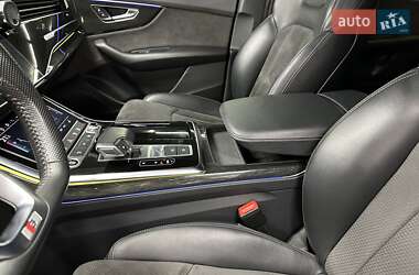 Внедорожник / Кроссовер Audi Q8 2020 в 