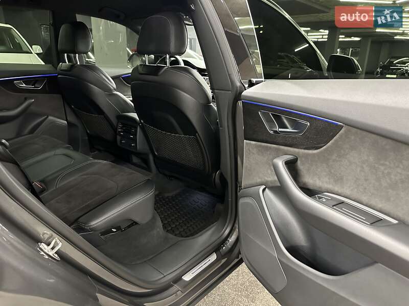 Внедорожник / Кроссовер Audi Q8 2020 в Харькове